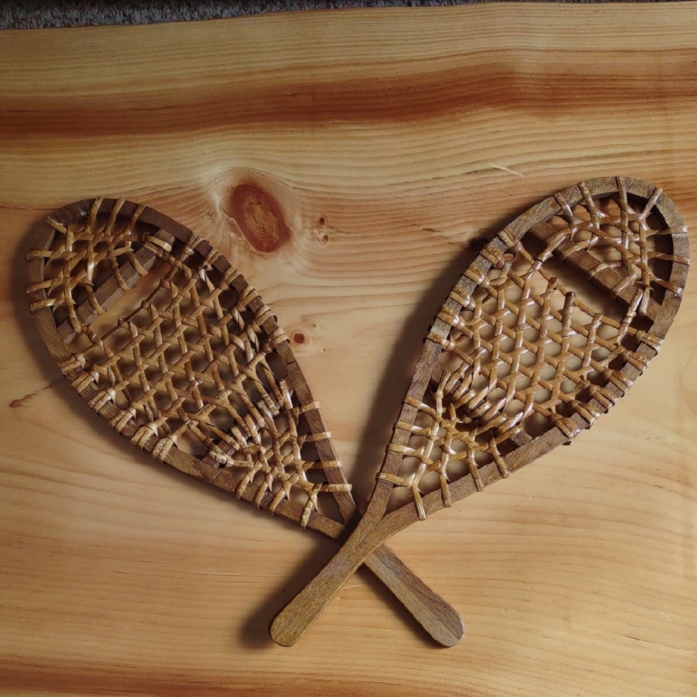 Vintage Style Small Snow Shoes Wall Hanging Decor